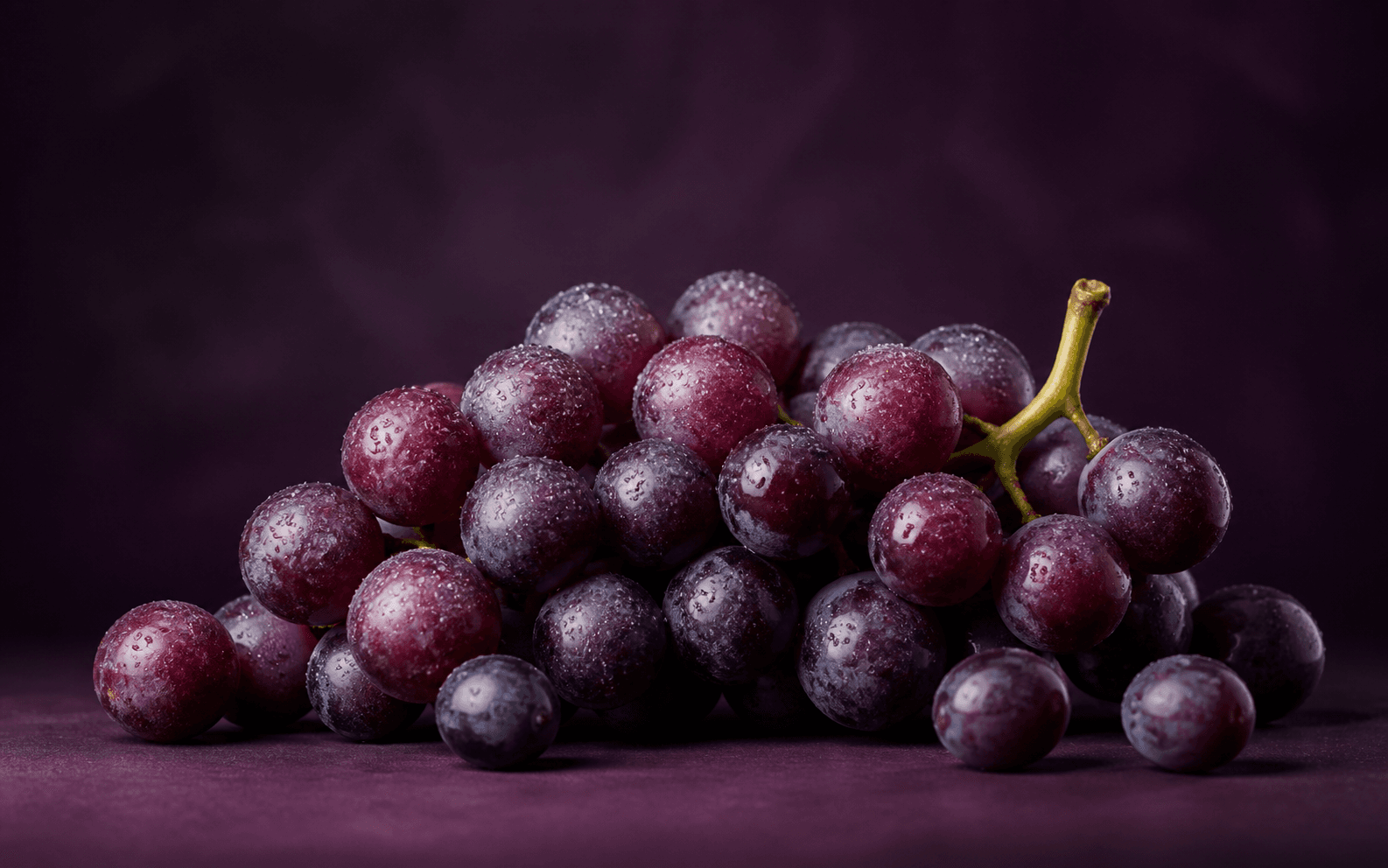 Grape flavor atmosphere with fresh ingredients